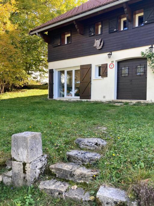 Au Coeur Du Village De Prémanon Esterno foto